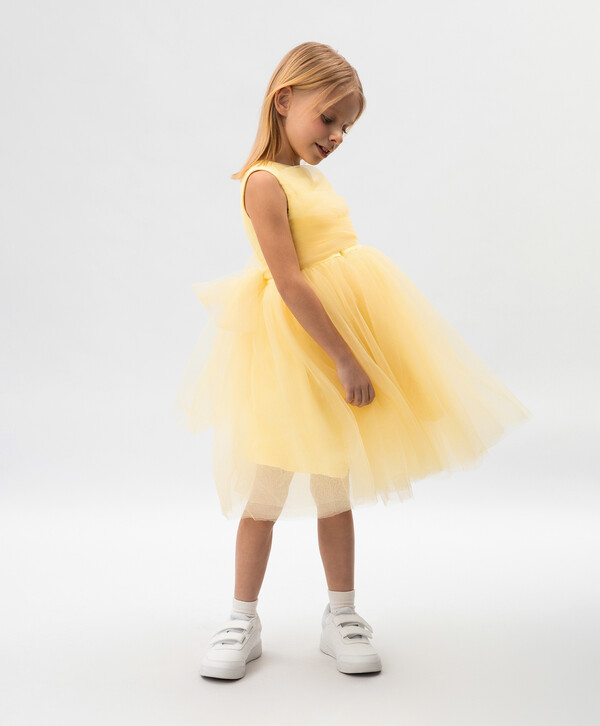 фото Платье детское желтое из мерсеризированного интерлока с отделкой из сетки gulliver (98)