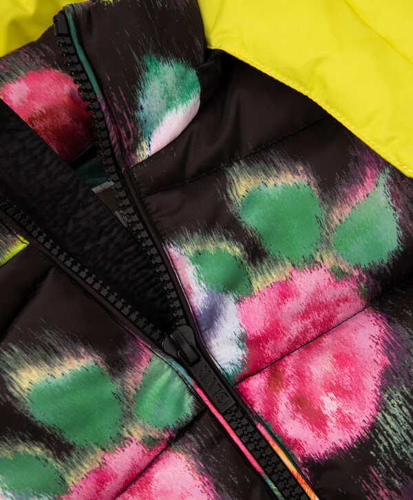 фото Куртка демисезонная стёганая с принтом мультицвет для девочки gulliver