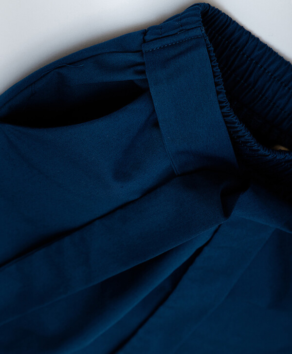 Синие брюки Button Blue