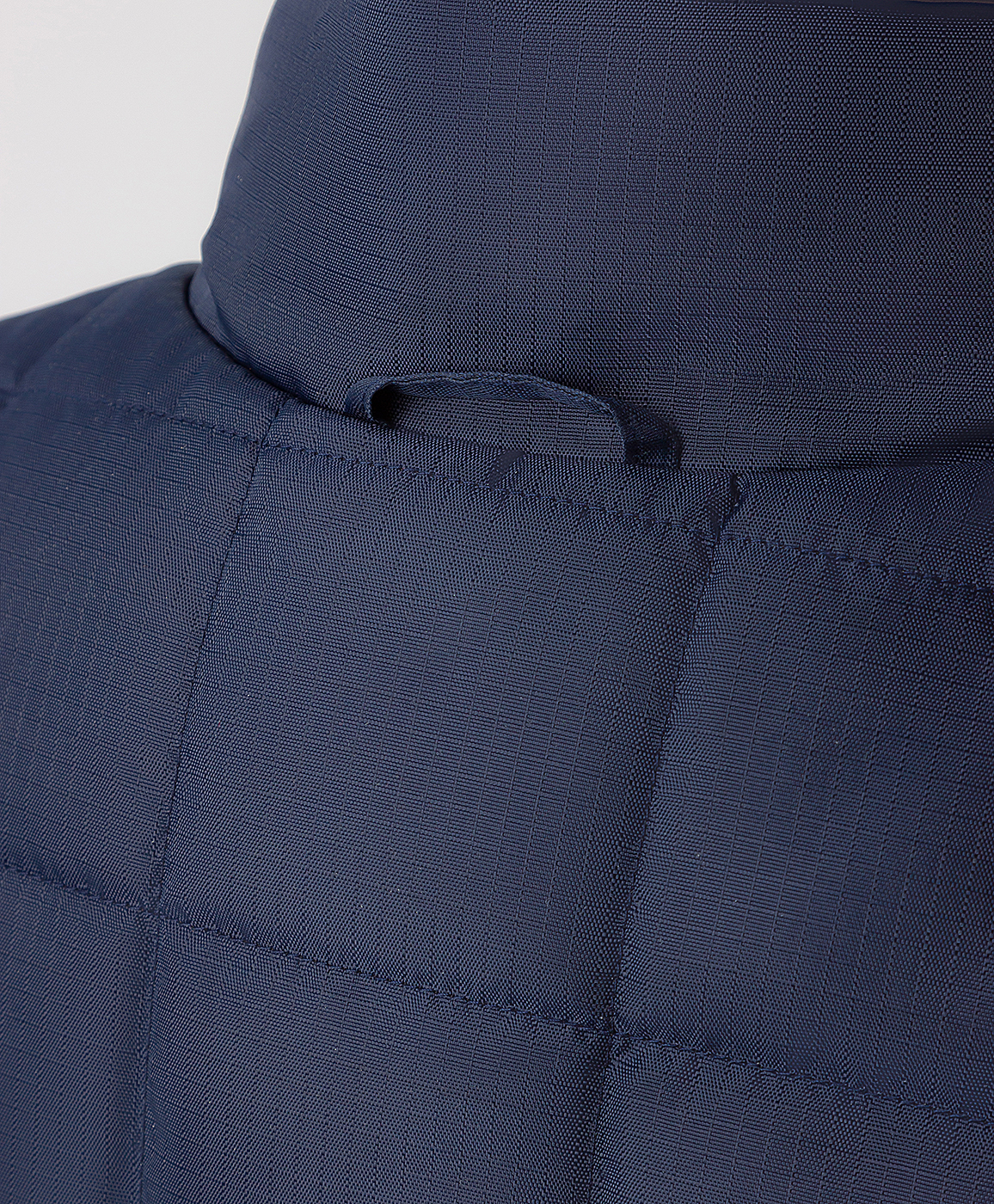 Жилет утепленный синий Button Blue