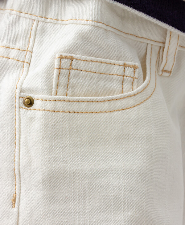 Джинсы  mom fit белые Button Blue