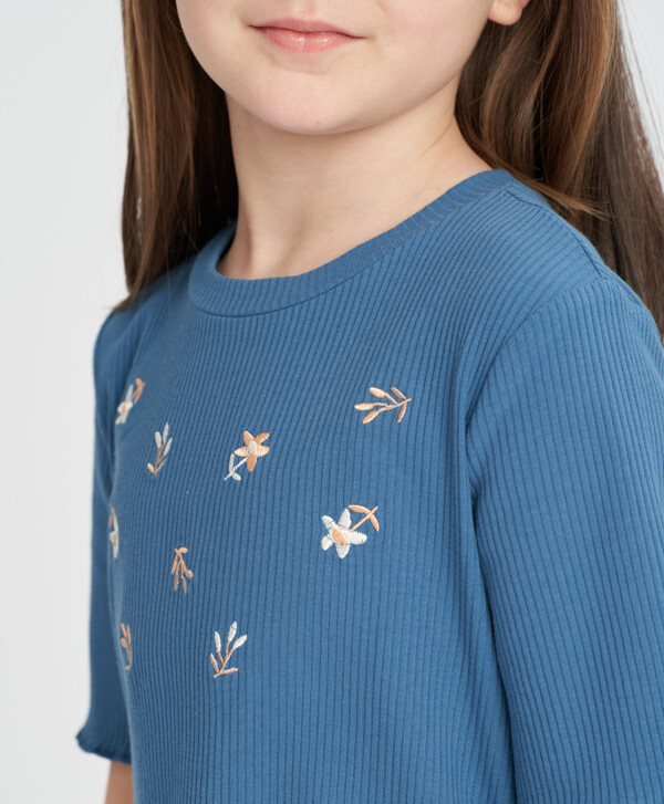 Футболка для девочки синяя облегающая с коротким рукавом и вышивкой Button Blue
