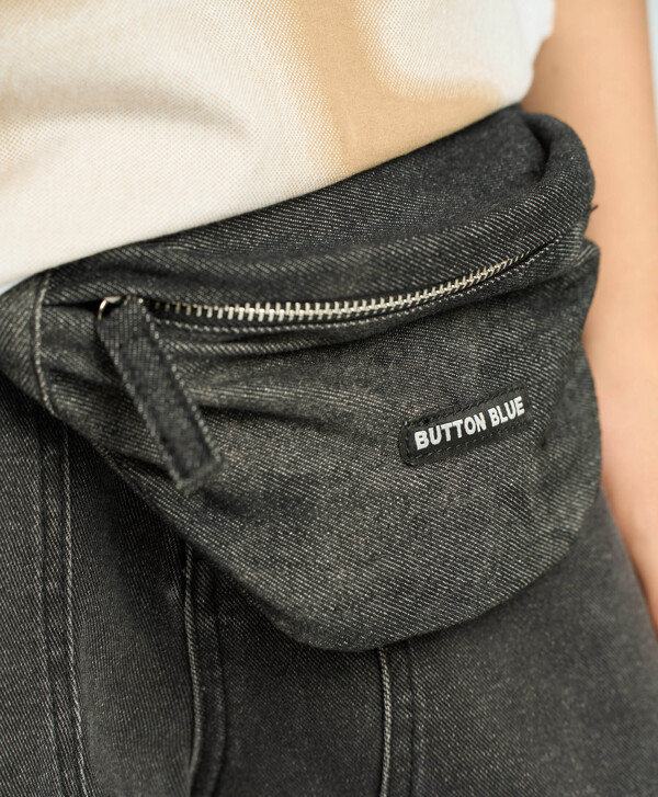 Сумка поясная джинсовая на молнии детская черная с потертостями Button Blue