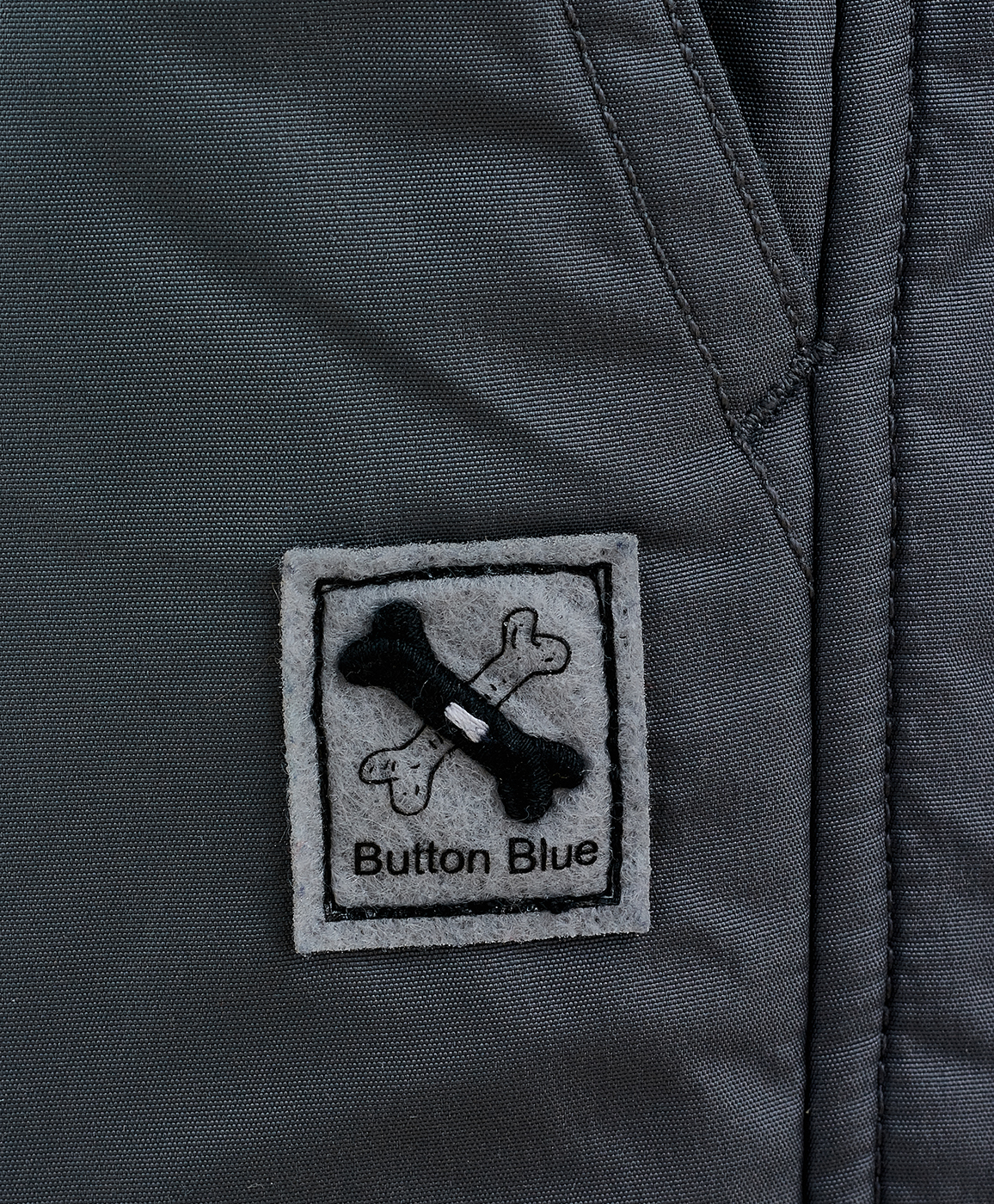Серые демисезонные брюки Button Blue