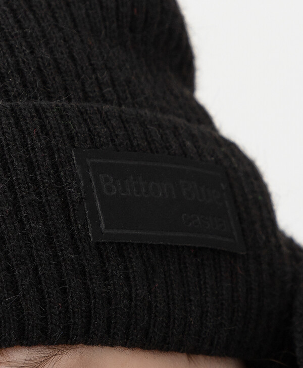 Шапка на подкладе черная Button Blue