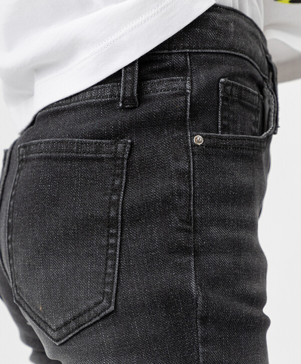 Джинсы slim fit черные Button Blue