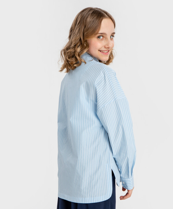 Блузка с накладным карманом в мелкую полоску голубая Button Blue