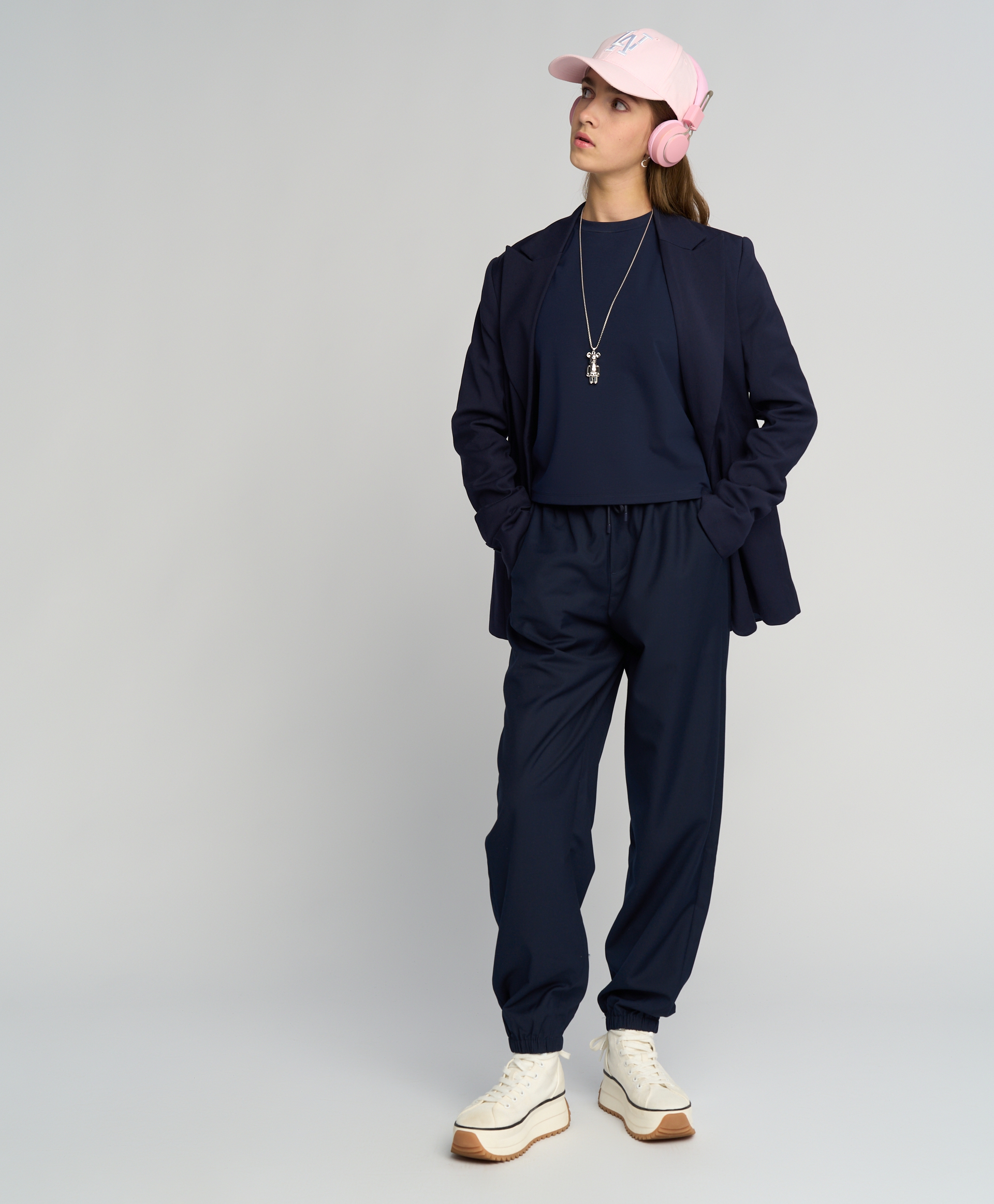 Брюки джоггеры из костюмной ткани синие Button Blue