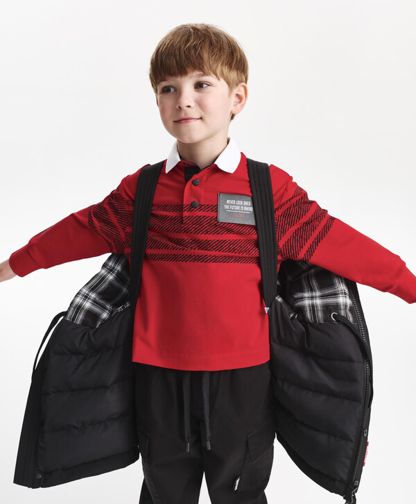 фото Пальто-парка для мальчика утепленное плащевое черное gulliver (122)